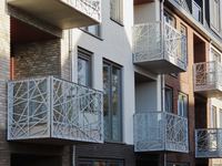 901254 Afbeelding van enkele balkons aan het nieuwbouw-appartementengebouw De Schatkamer (Castellumplein 2-15 ...